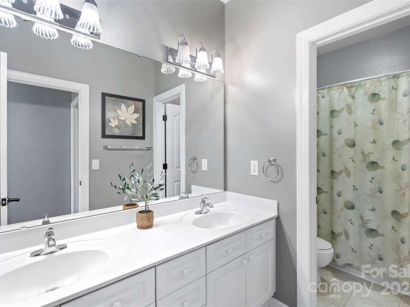 6006 Casswell Circle, Matthews, NC 28104.  MLS# CAR4269792, YatesRealty ID 23415. 