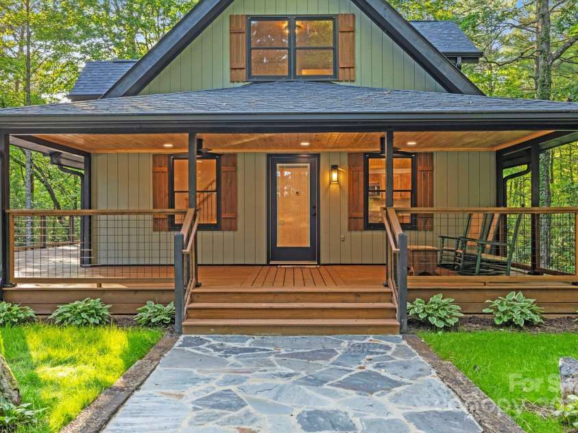 327 Flat Ridge Drive, Lake Toxaway, NC 28774.  MLS# CAR4270374, YatesRealty ID 23416. 