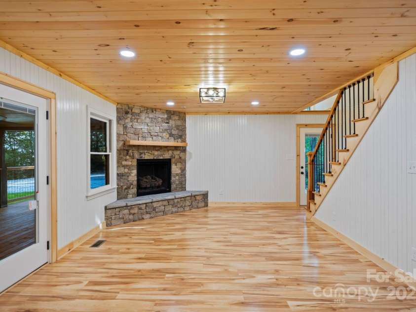 327 Flat Ridge Drive, Lake Toxaway, NC 28774.  MLS# CAR4270374, YatesRealty ID 23416. Open floor plan