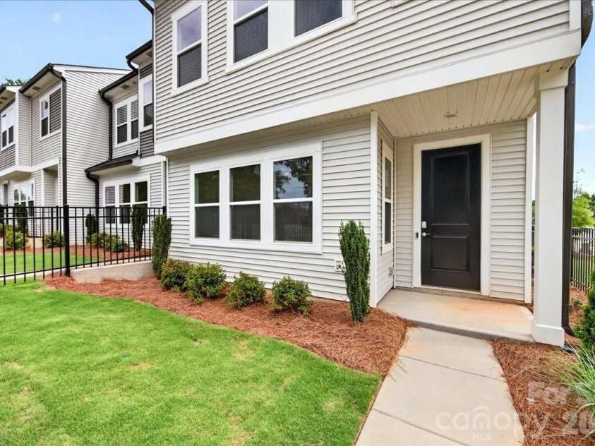 6311 Haller Street, Charlotte, NC 28227.  MLS# CAR4383827, YatesRealty ID 23416. Covered front yard
