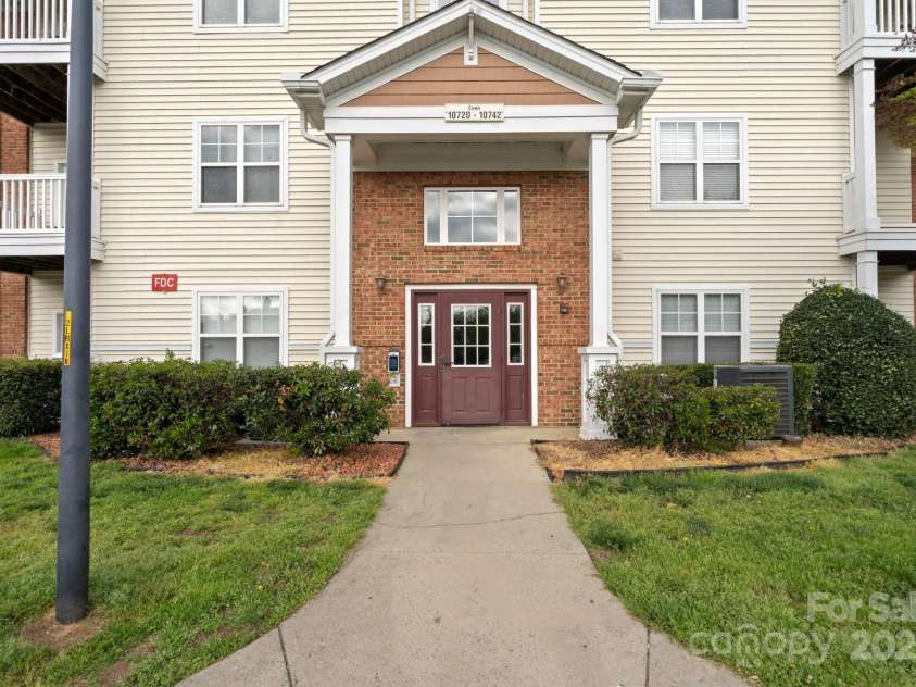 10720 Hill Point Court, Charlotte, NC 28262.  MLS# CAR4243076, YatesRealty ID 23419. 