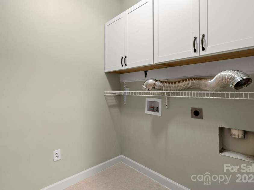 10720 Hill Point Court, Charlotte, NC 28262.  MLS# CAR4243076, YatesRealty ID 23419. 