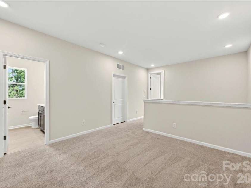 6323 Haller Street, Charlotte, NC 28227.  MLS# CAR4383894, YatesRealty ID 23419. Loft space