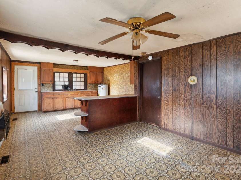 3467 Clearview Lane, Maiden, NC 28650.  MLS# CAR4235224, YatesRealty ID 2342. 