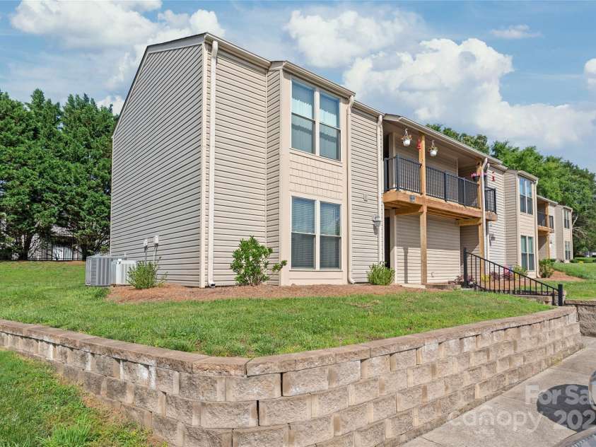 11069 Running Ridge Road, Charlotte, NC 28226.  MLS# CAR4271611, YatesRealty ID 23420. 