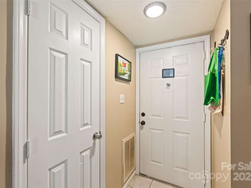 11069 Running Ridge Road, Charlotte, NC 28226.  MLS# CAR4271611, YatesRealty ID 23420. 