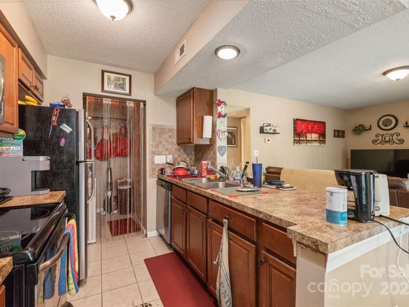 11069 Running Ridge Road, Charlotte, NC 28226.  MLS# CAR4271611, YatesRealty ID 23420. 