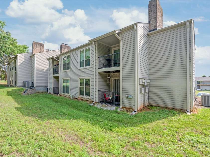 11069 Running Ridge Road, Charlotte, NC 28226.  MLS# CAR4271611, YatesRealty ID 23420. 