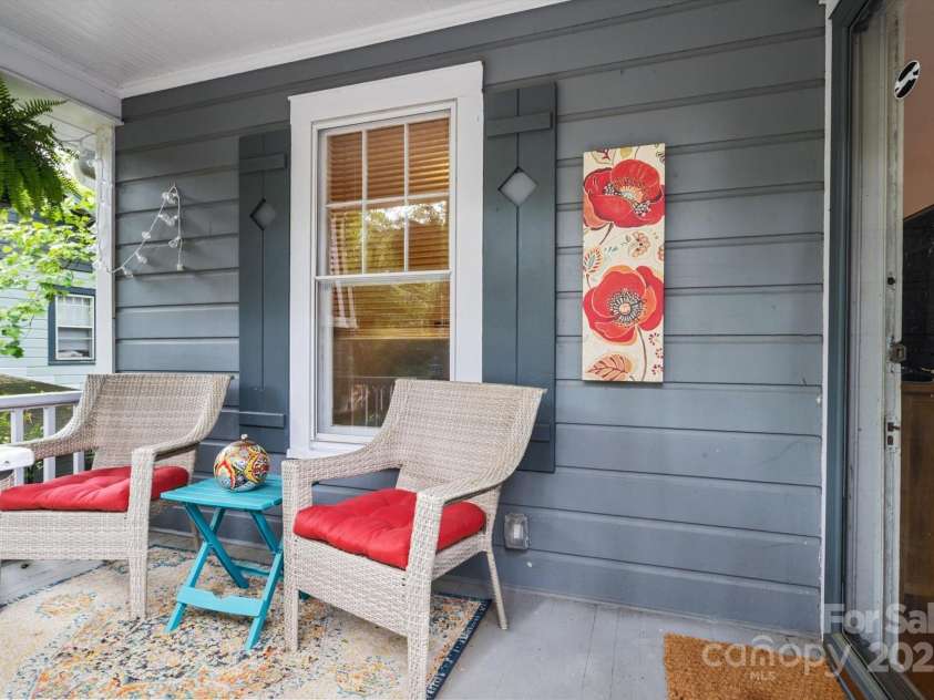 20 Chatham Road, Asheville, NC 28804.  MLS# CAR4259539, YatesRealty ID 23421. 