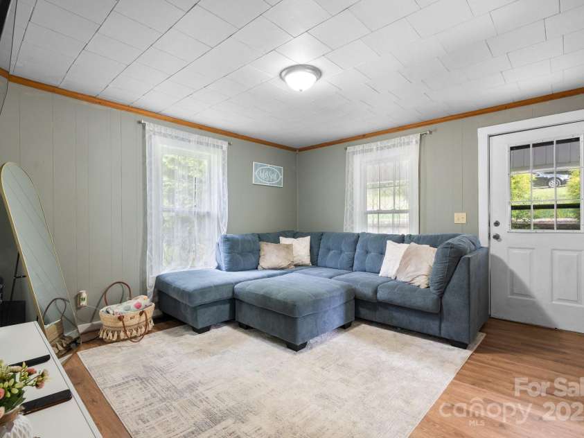 1609 Poplar Street, Lenoir, NC 28645.  MLS# CAR4268343, YatesRealty ID 23422. 