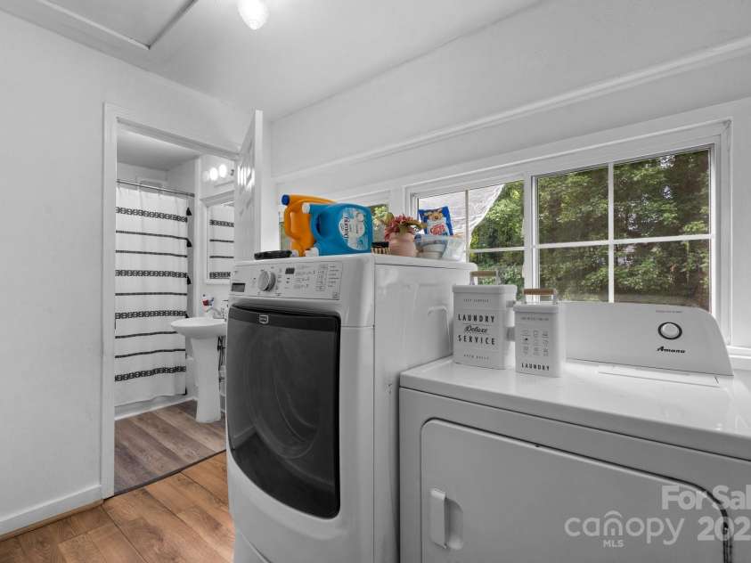 1609 Poplar Street, Lenoir, NC 28645.  MLS# CAR4268343, YatesRealty ID 23422. 