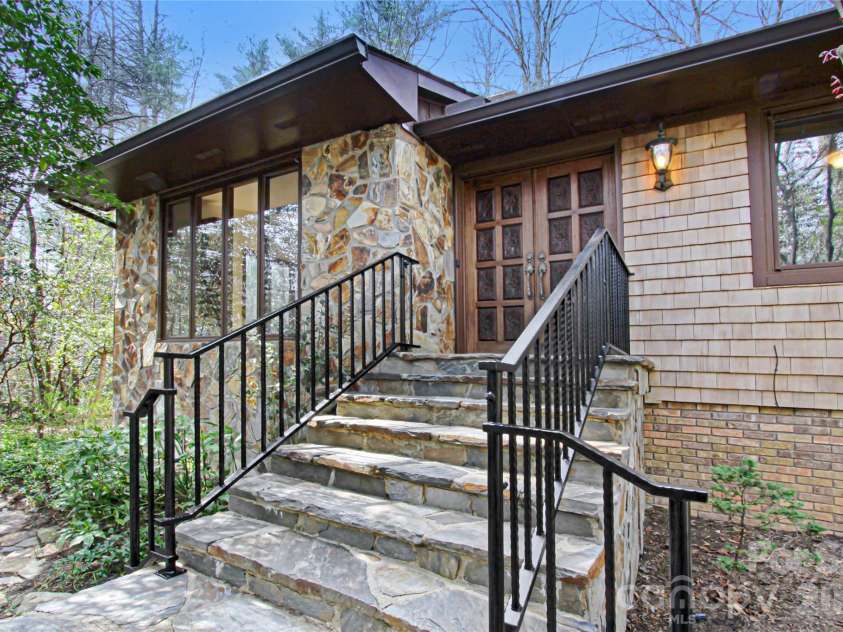 540 Chickadee Lane, Brevard, NC 28712.  MLS# CAR4363992, YatesRealty ID 23422. 