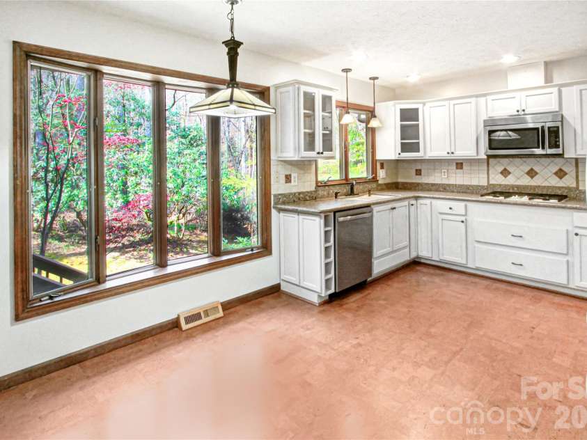 540 Chickadee Lane, Brevard, NC 28712.  MLS# CAR4363992, YatesRealty ID 23422. 