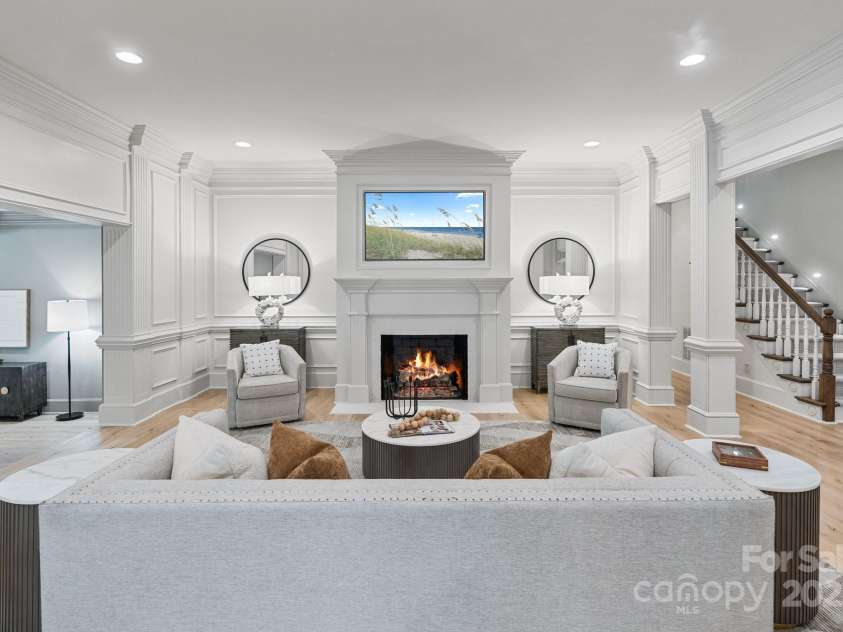 4920 Parview Drive, Charlotte, NC 28226.  MLS# CAR4258852, YatesRealty ID 23423. 