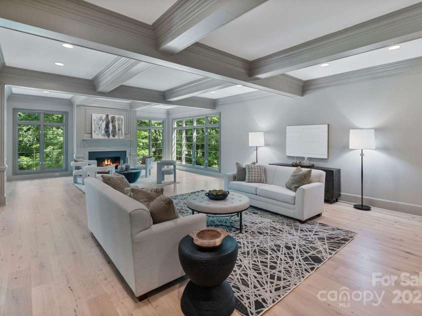 4920 Parview Drive, Charlotte, NC 28226.  MLS# CAR4258852, YatesRealty ID 23423. 