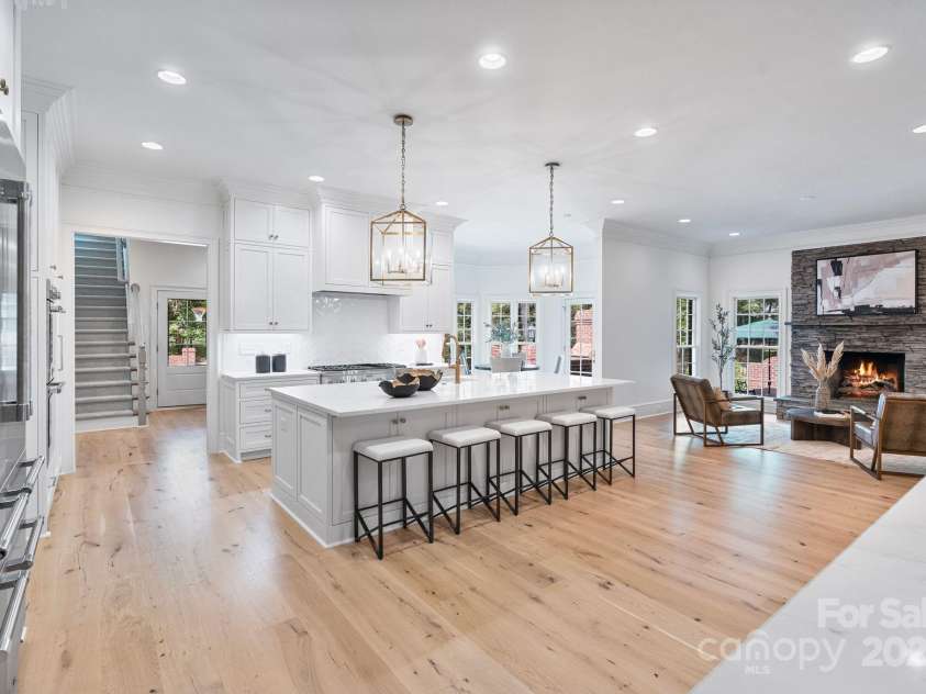 4920 Parview Drive, Charlotte, NC 28226.  MLS# CAR4258852, YatesRealty ID 23423. 