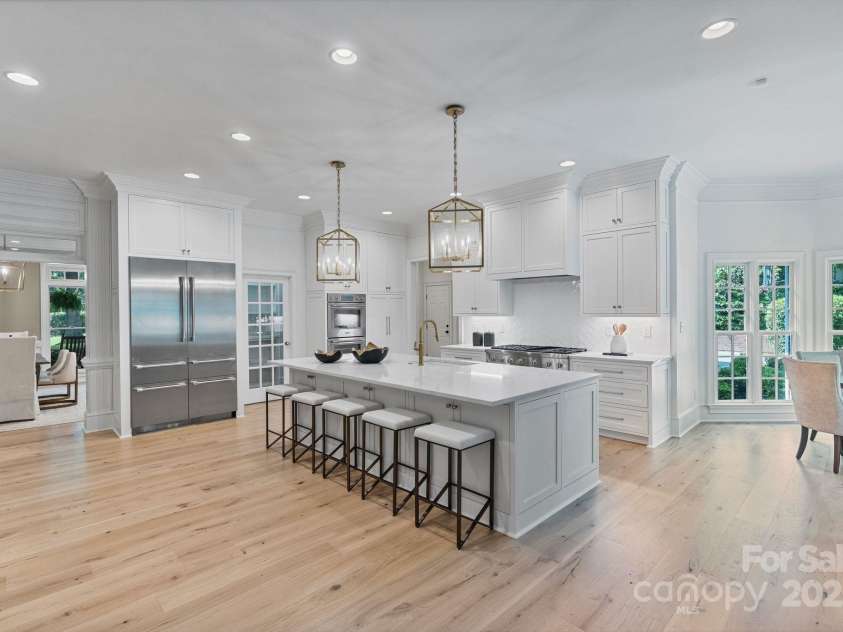 4920 Parview Drive, Charlotte, NC 28226.  MLS# CAR4258852, YatesRealty ID 23423. 