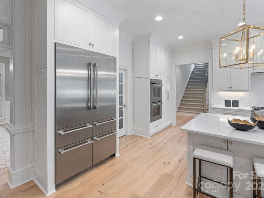 4920 Parview Drive, Charlotte, NC 28226.  MLS# CAR4258852, YatesRealty ID 23423. 