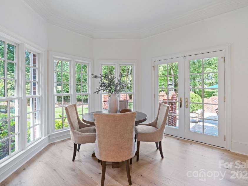 4920 Parview Drive, Charlotte, NC 28226.  MLS# CAR4258852, YatesRealty ID 23423. 