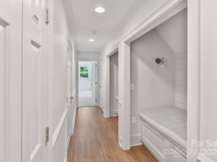 4920 Parview Drive, Charlotte, NC 28226.  MLS# CAR4258852, YatesRealty ID 23423. 