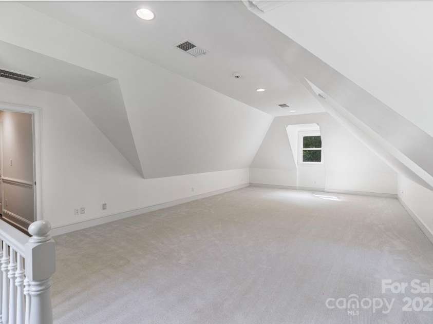 4920 Parview Drive, Charlotte, NC 28226.  MLS# CAR4258852, YatesRealty ID 23423. 