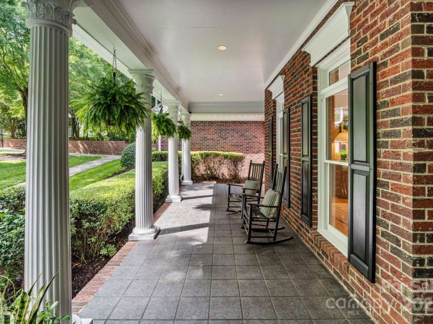 4920 Parview Drive, Charlotte, NC 28226.  MLS# CAR4258852, YatesRealty ID 23423. 