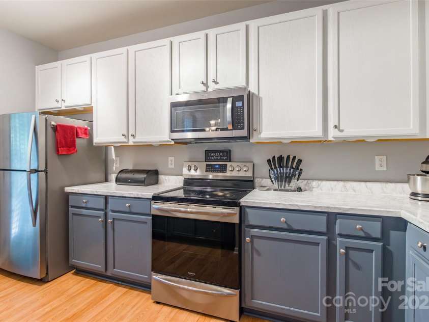 14755 Lions Paw Street, Charlotte, NC 28273.  MLS# CAR4274330, YatesRealty ID 23424. 