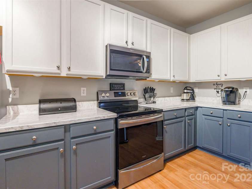 14755 Lions Paw Street, Charlotte, NC 28273.  MLS# CAR4274330, YatesRealty ID 23424. 