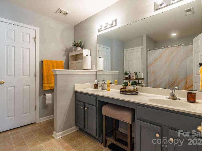 14755 Lions Paw Street, Charlotte, NC 28273.  MLS# CAR4274330, YatesRealty ID 23424. 