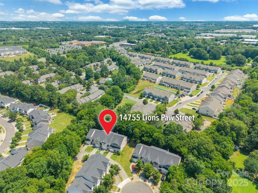 14755 Lions Paw Street, Charlotte, NC 28273.  MLS# CAR4274330, YatesRealty ID 23424. 