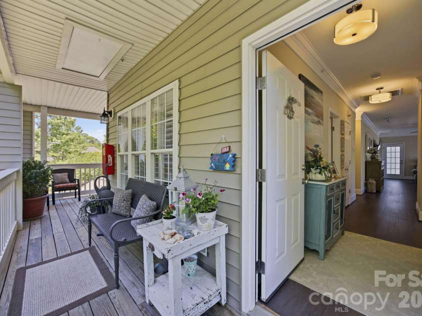 8942 Rosalyn Glen Road, Cornelius, NC 28031.  MLS# CAR4382727, YatesRealty ID 23424. 