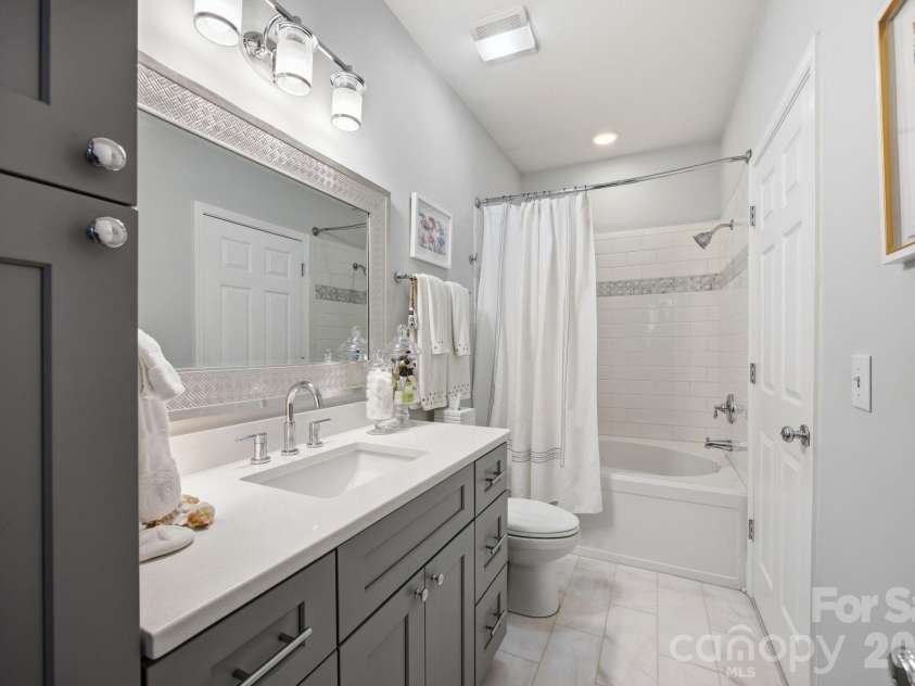 8942 Rosalyn Glen Road, Cornelius, NC 28031.  MLS# CAR4382727, YatesRealty ID 23424. 