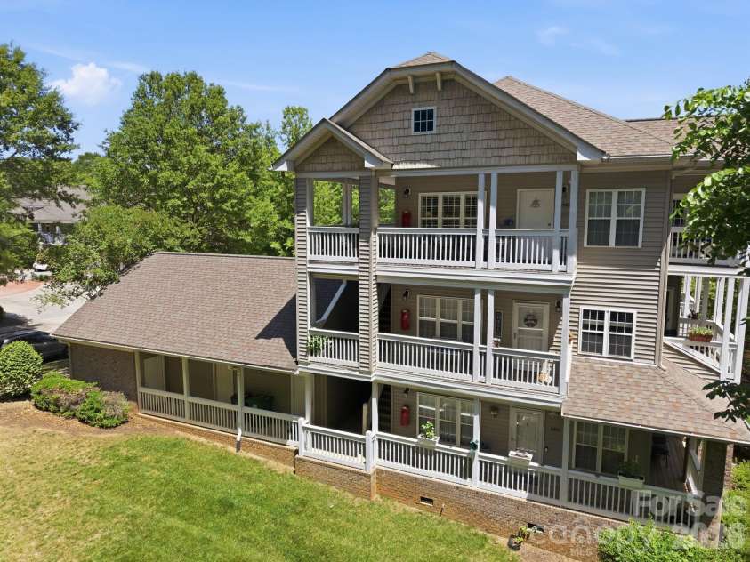 8942 Rosalyn Glen Road, Cornelius, NC 28031.  MLS# CAR4382727, YatesRealty ID 23424. 