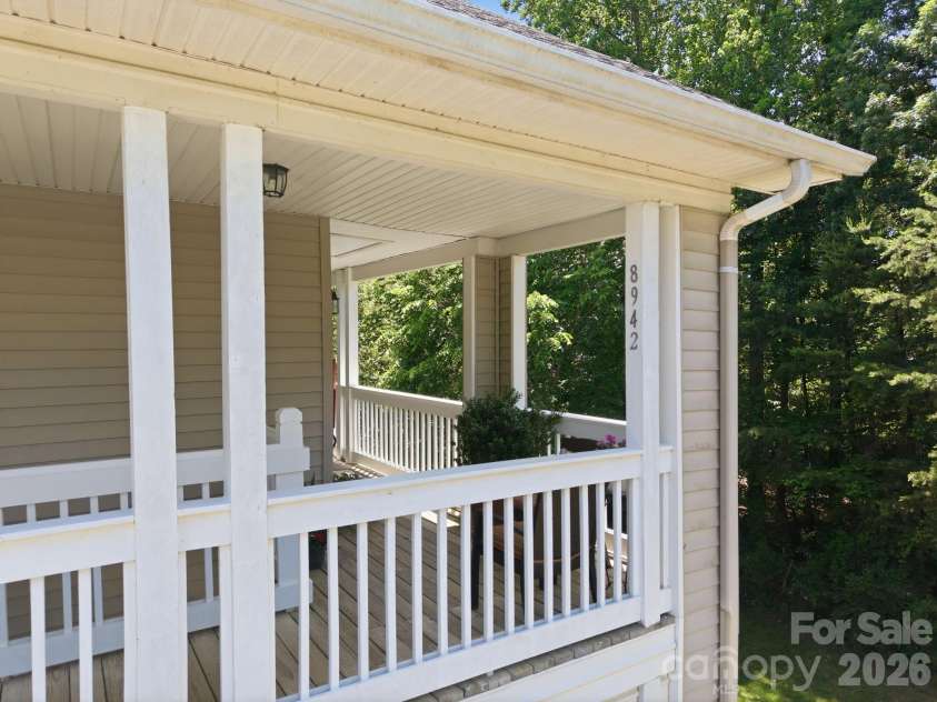 8942 Rosalyn Glen Road, Cornelius, NC 28031.  MLS# CAR4382727, YatesRealty ID 23424. 