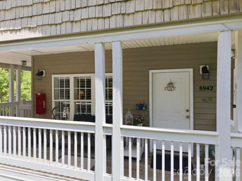 8942 Rosalyn Glen Road, Cornelius, NC 28031.  MLS# CAR4382727, YatesRealty ID 23424. 