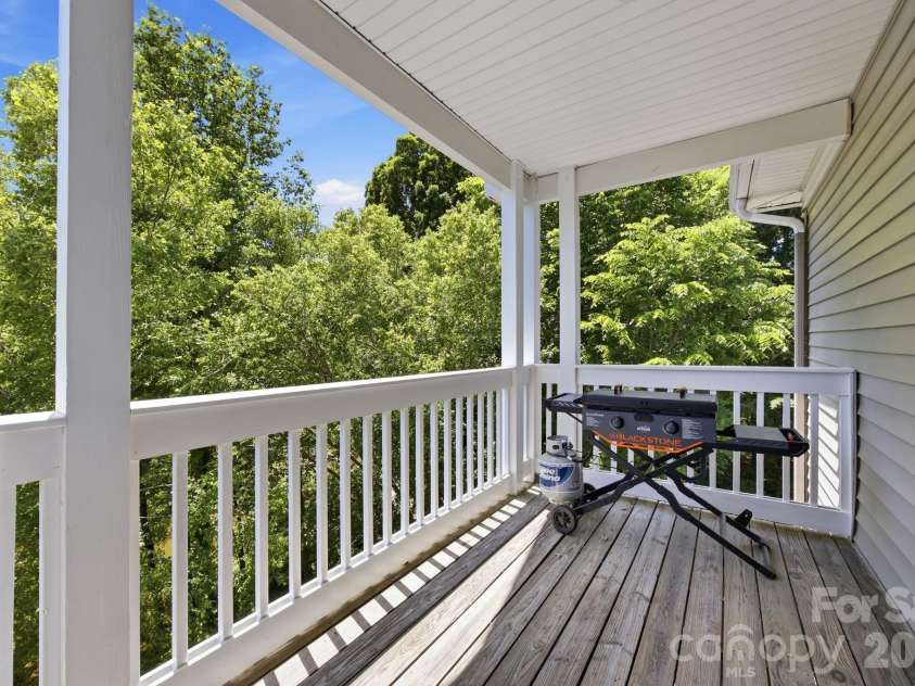 8942 Rosalyn Glen Road, Cornelius, NC 28031.  MLS# CAR4382727, YatesRealty ID 23424. 