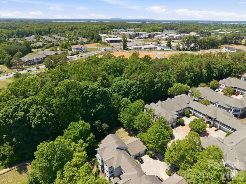 8942 Rosalyn Glen Road, Cornelius, NC 28031.  MLS# CAR4382727, YatesRealty ID 23424. 