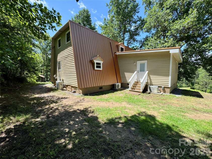 282 Calhoun Trail, Rutherfordton, NC 28139.  MLS# CAR4364706, YatesRealty ID 23425. 