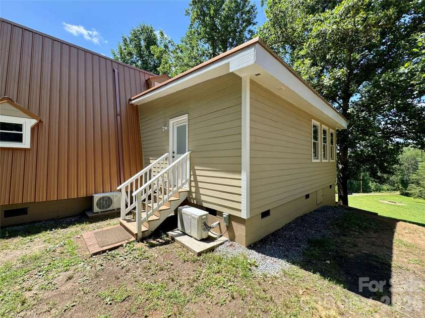 282 Calhoun Trail, Rutherfordton, NC 28139.  MLS# CAR4364706, YatesRealty ID 23425. 