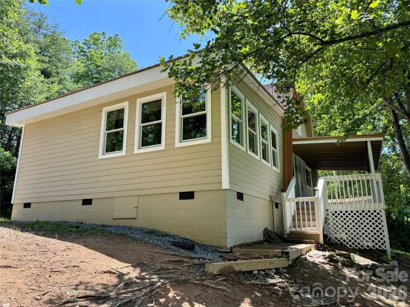 282 Calhoun Trail, Rutherfordton, NC 28139.  MLS# CAR4364706, YatesRealty ID 23425. 