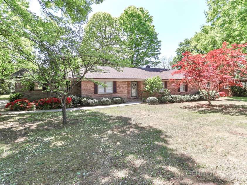 783 Carpenter Avenue, Mooresville, NC 28115.  MLS# CAR4241158, YatesRealty ID 23426. 