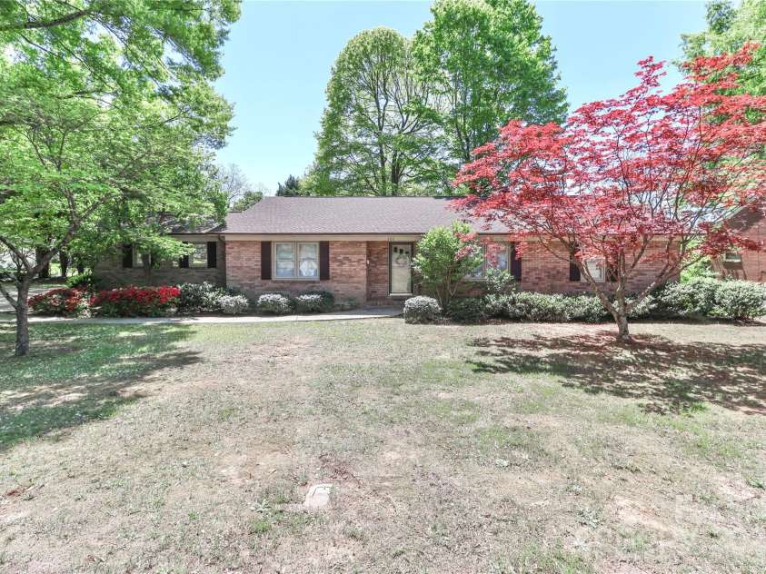 783 Carpenter Avenue, Mooresville, NC 28115.  MLS# CAR4241158, YatesRealty ID 23426. 