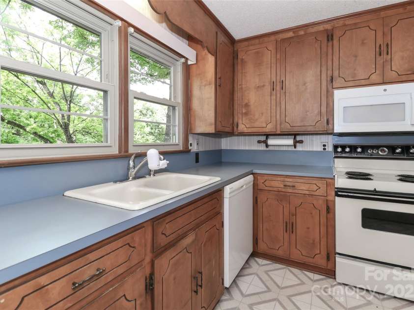 783 Carpenter Avenue, Mooresville, NC 28115.  MLS# CAR4241158, YatesRealty ID 23426. 