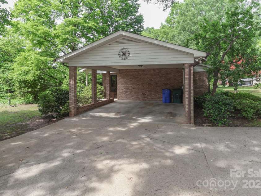 783 Carpenter Avenue, Mooresville, NC 28115.  MLS# CAR4241158, YatesRealty ID 23426. 