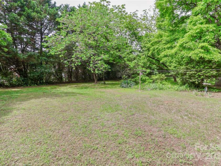 783 Carpenter Avenue, Mooresville, NC 28115.  MLS# CAR4241158, YatesRealty ID 23426. 