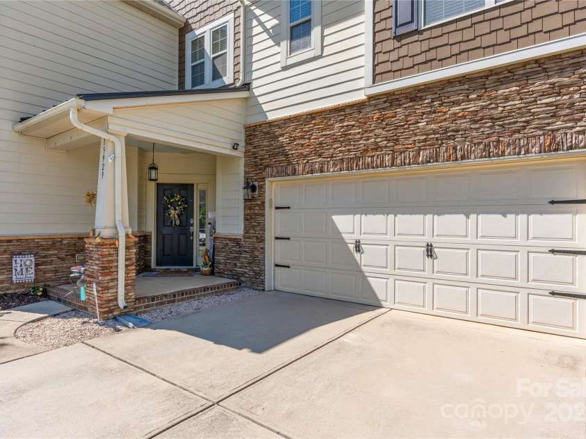 13929 Tilesford Lane, Huntersville, NC 28078.  MLS# CAR4199840, YatesRealty ID 23428. 