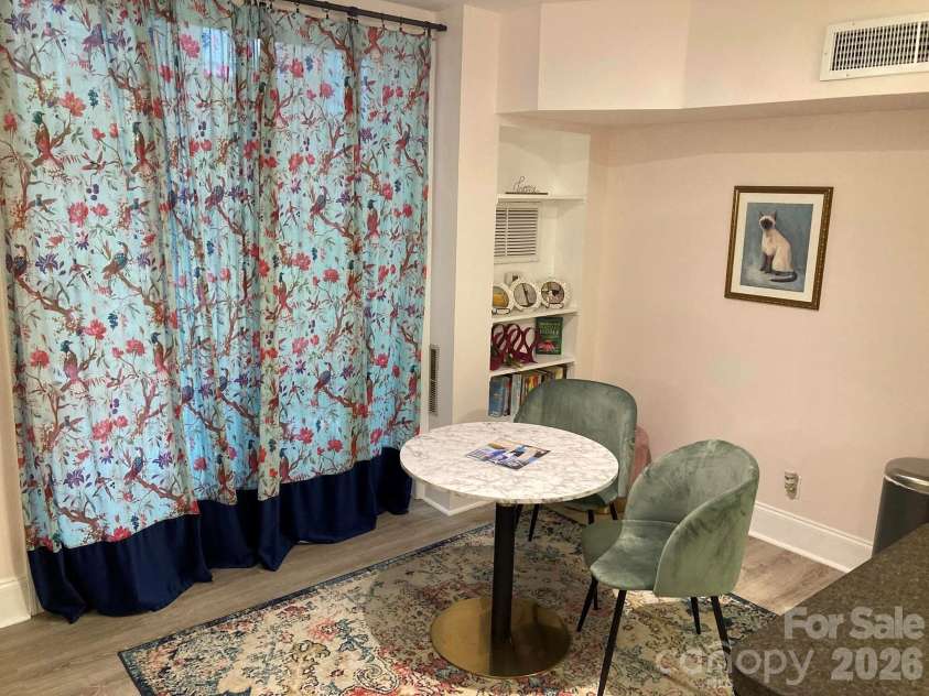 400 Queens Road, Charlotte, NC 28207.  MLS# CAR4373514, YatesRealty ID 23429. 