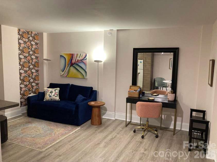 400 Queens Road, Charlotte, NC 28207.  MLS# CAR4373514, YatesRealty ID 23429. 
