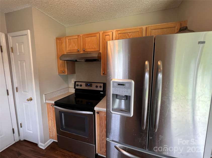 5523 Stone Bluff Court, Charlotte, NC 28214.  MLS# CAR4261273, YatesRealty ID 23429. 