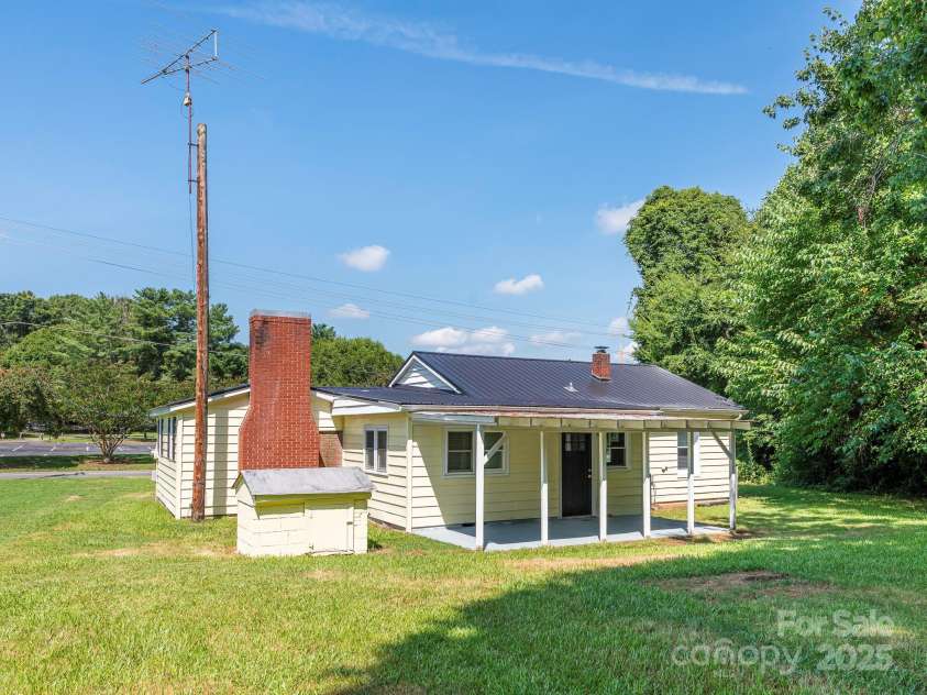 3630 Old Mocksville Road, Salisbury, NC 28144.  MLS# CAR4277049, YatesRealty ID 2343. Backyard & Covered Porch